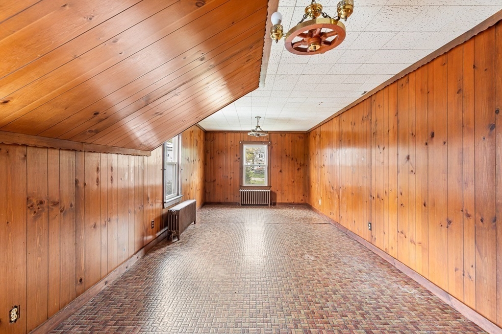 1292 Riverside Ave