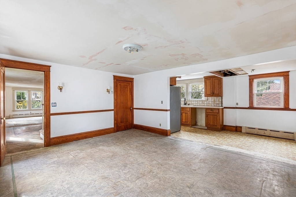 1292 Riverside Ave