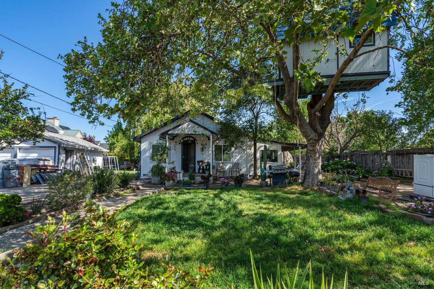 2093 Guerneville Rd