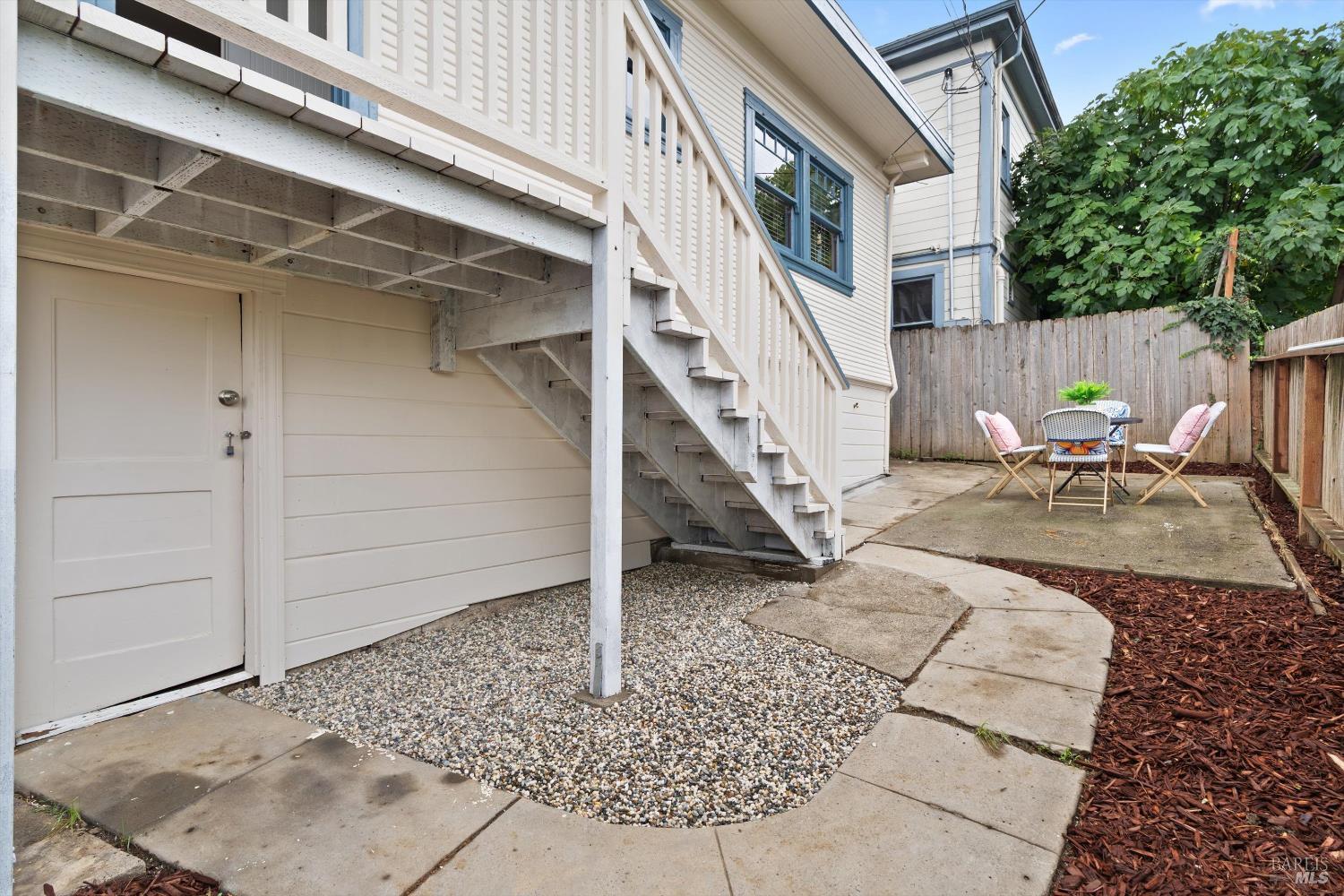 1211 Santa Clara St