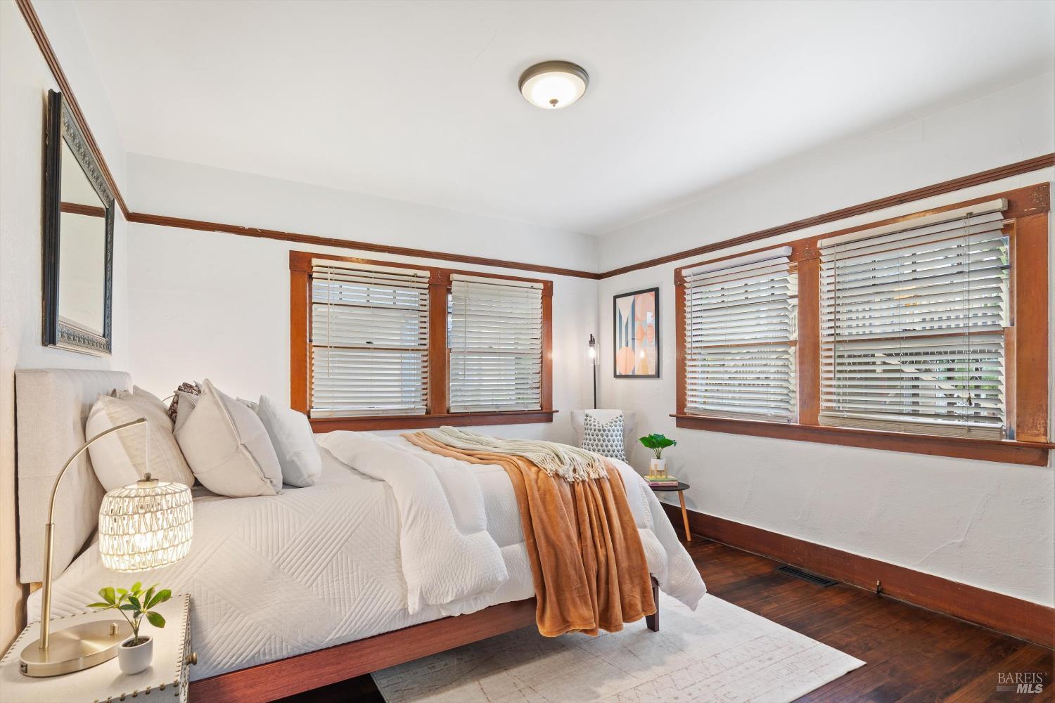 1211 Santa Clara St