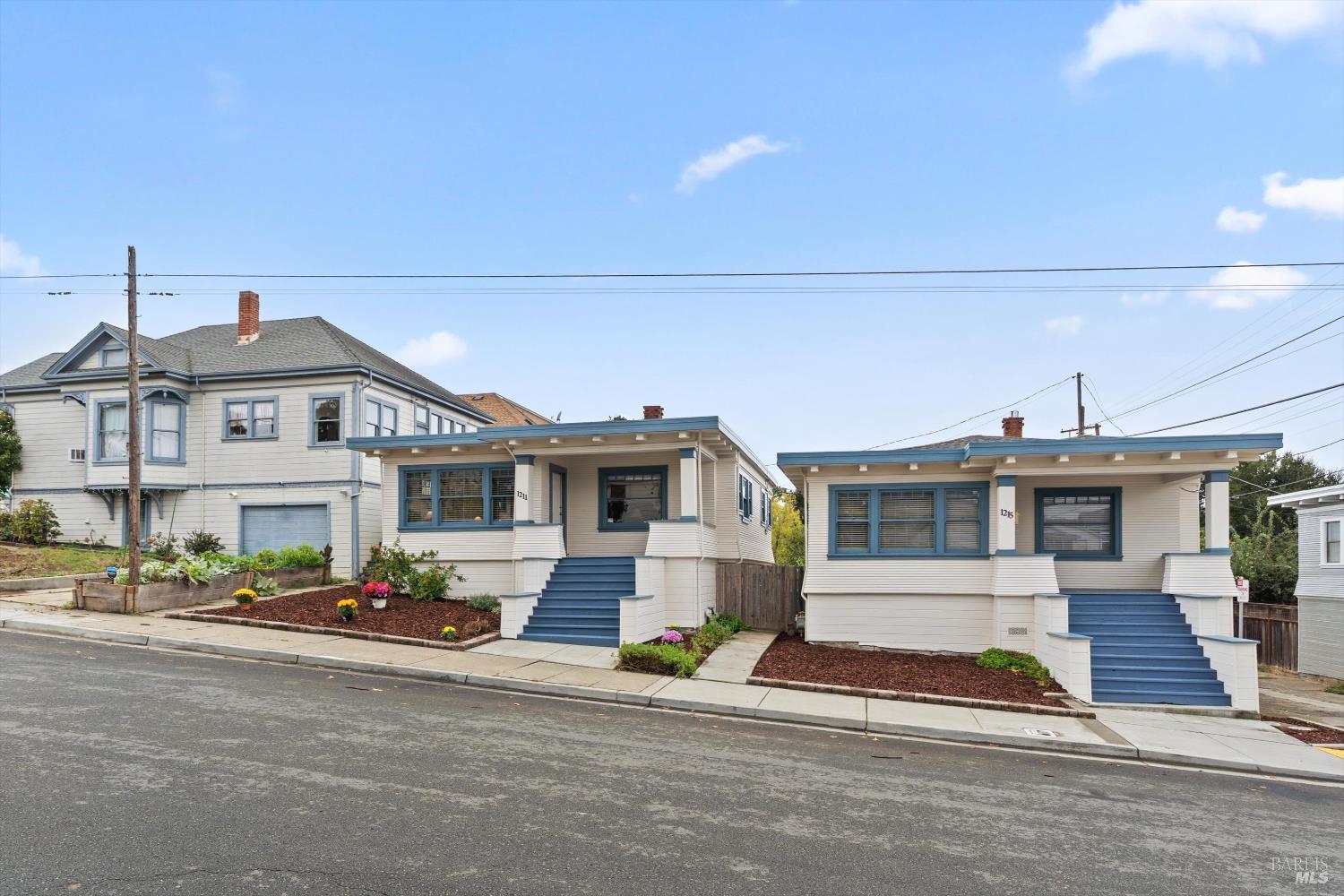 1211 Santa Clara St