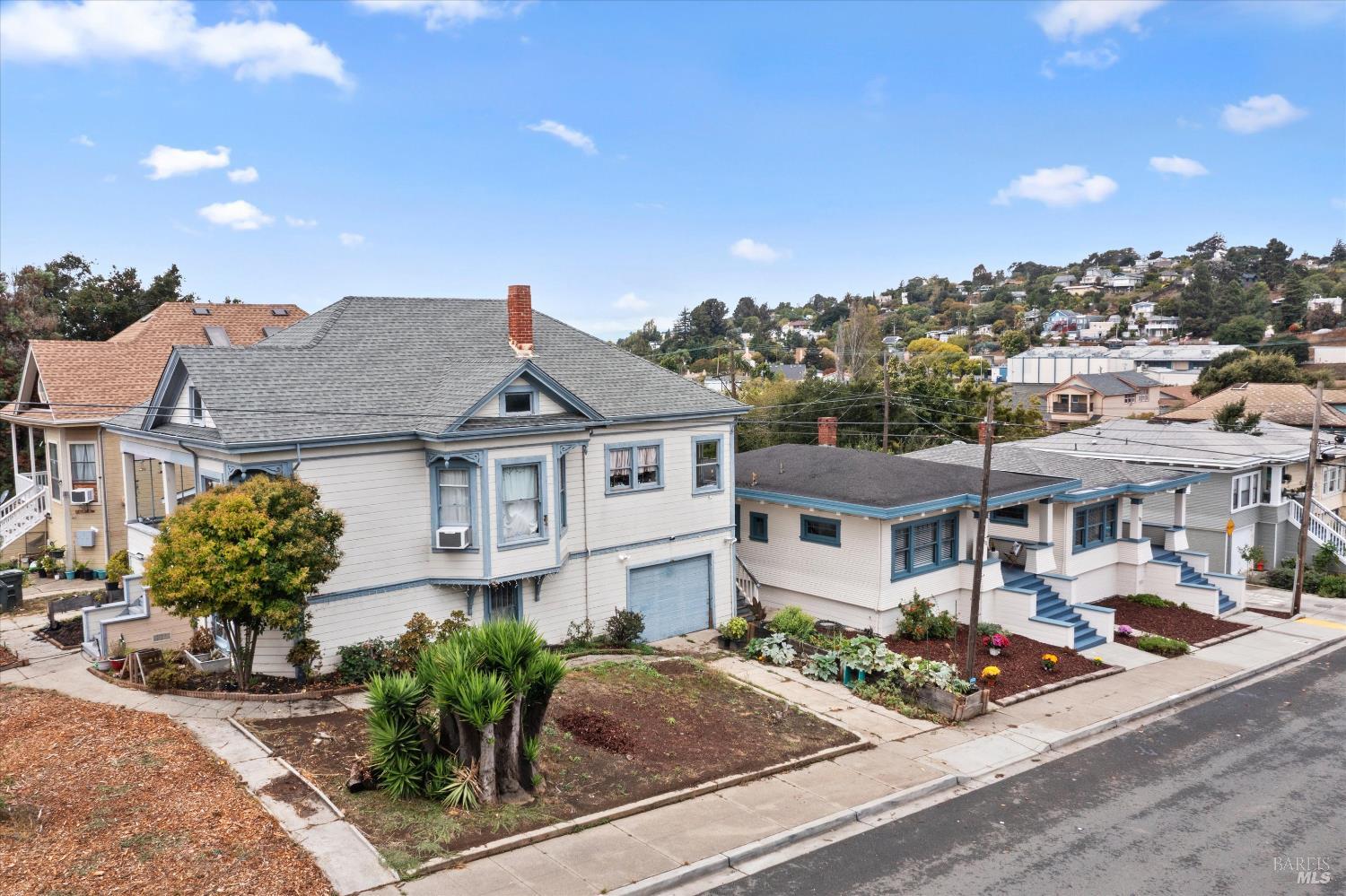 1211 Santa Clara St