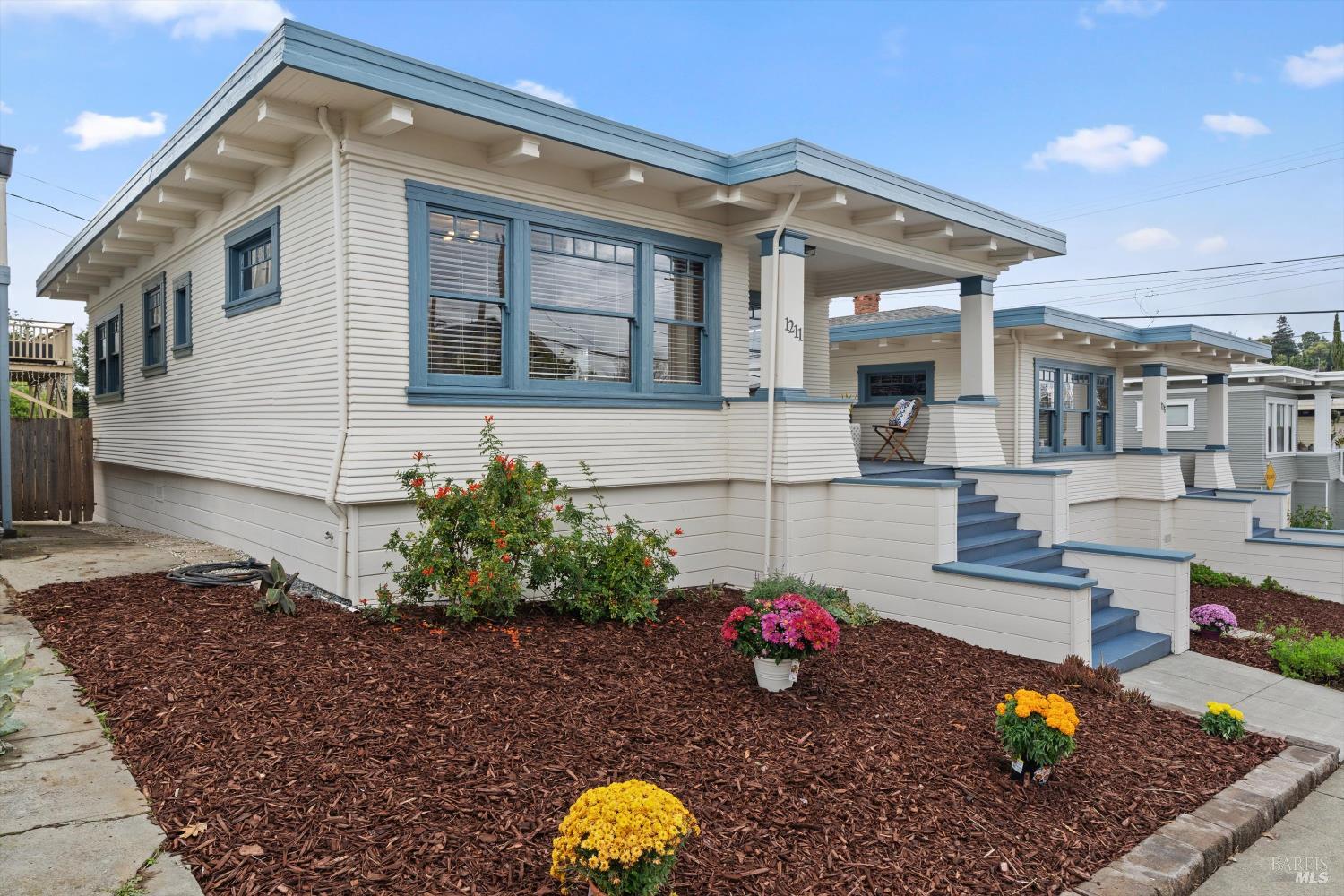 1211 Santa Clara St