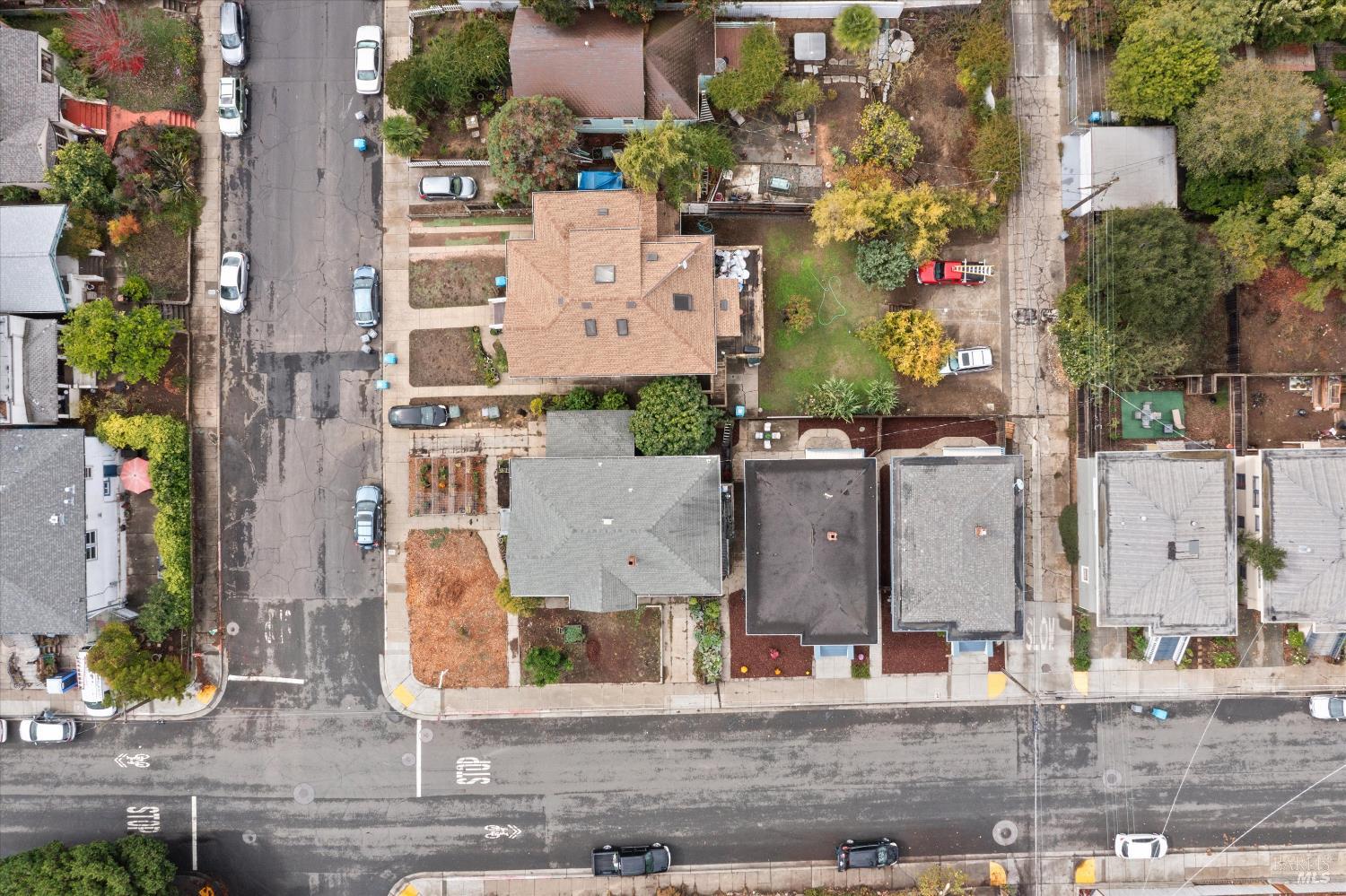 1211 Santa Clara St