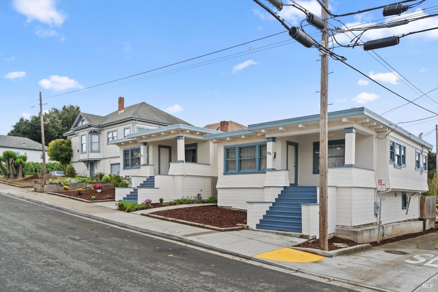 1211 Santa Clara St