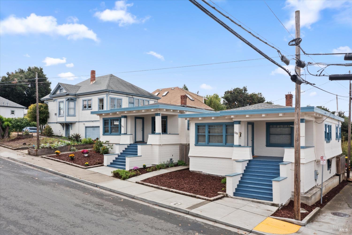 1211 Santa Clara St
