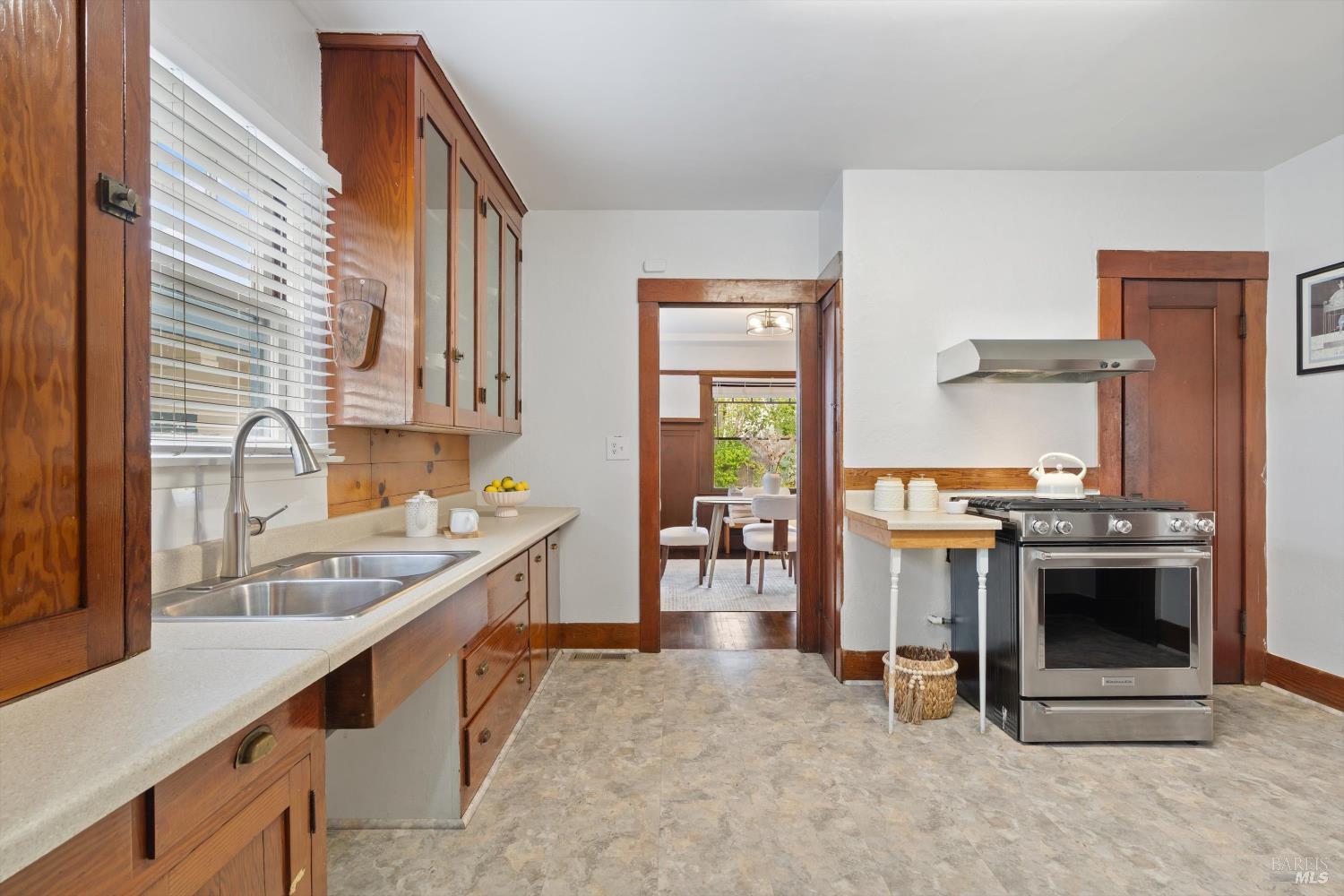 1211 Santa Clara St