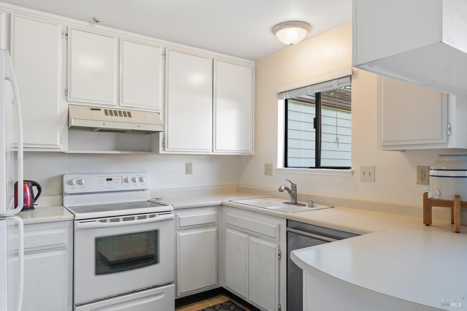 79 William Street Unit: #S