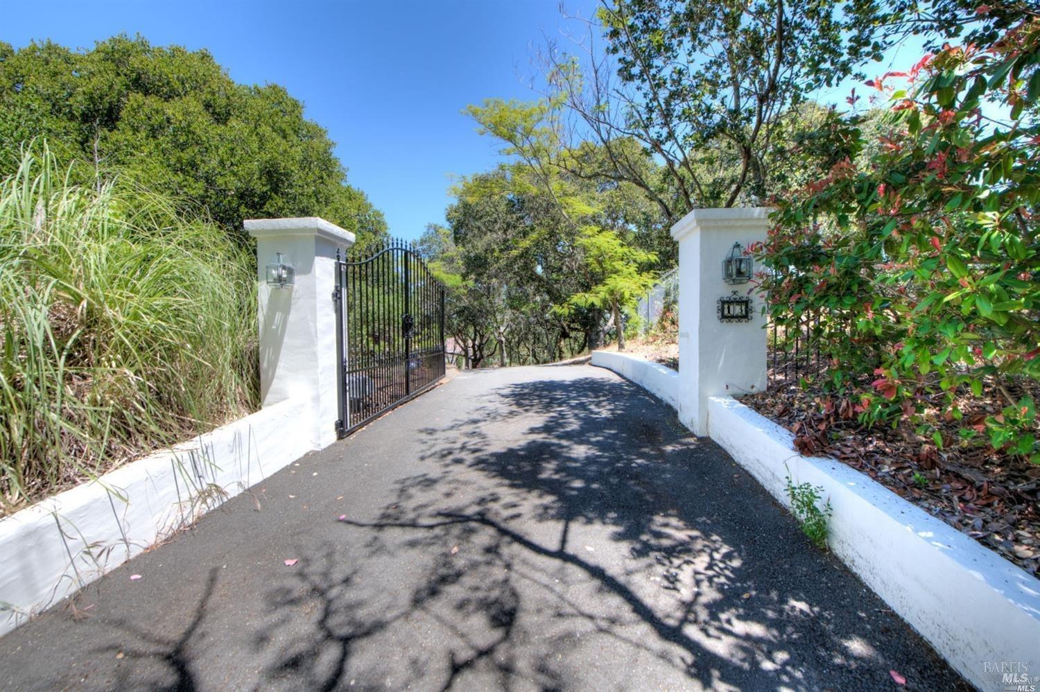 13 Black Oak Lane