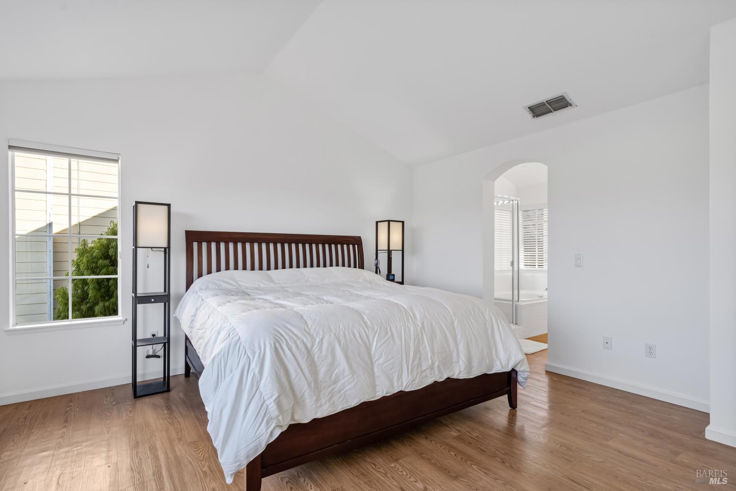 1073 Warren Drive