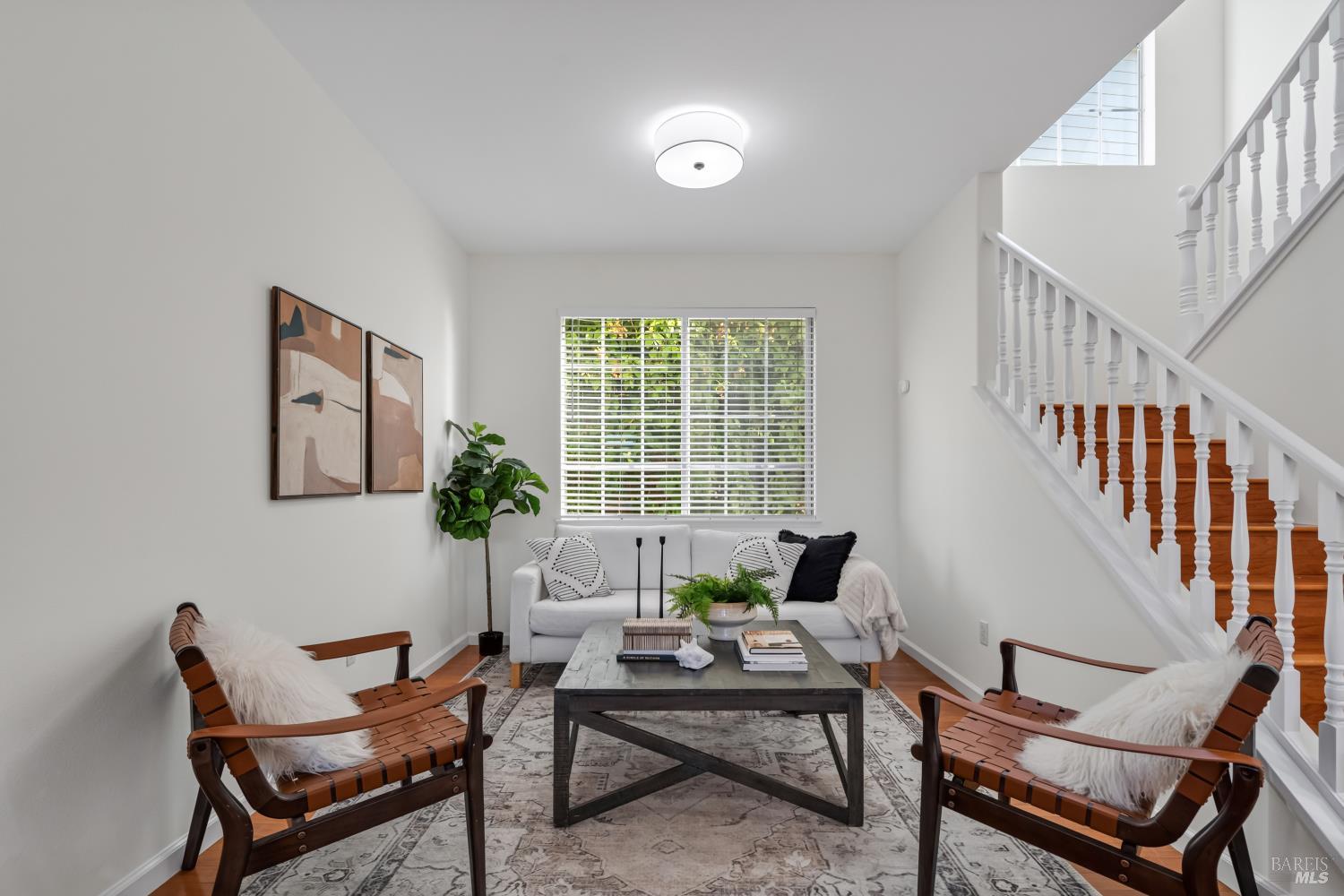 1073 Warren Drive