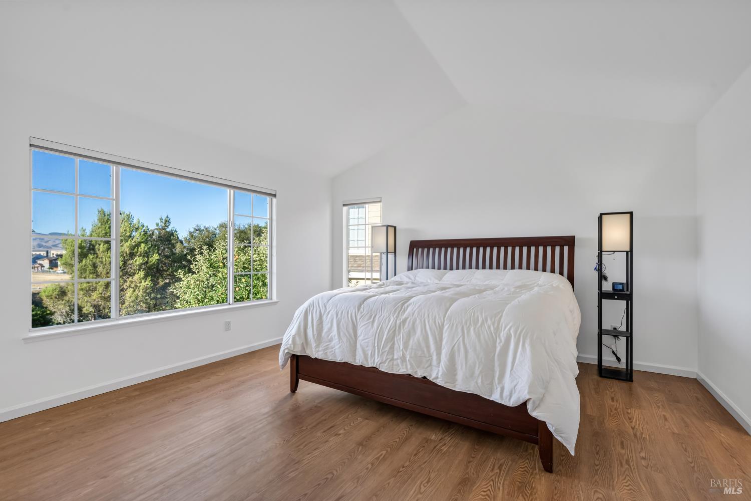 1073 Warren Drive