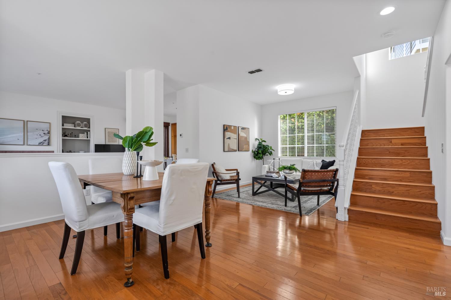 1073 Warren Drive