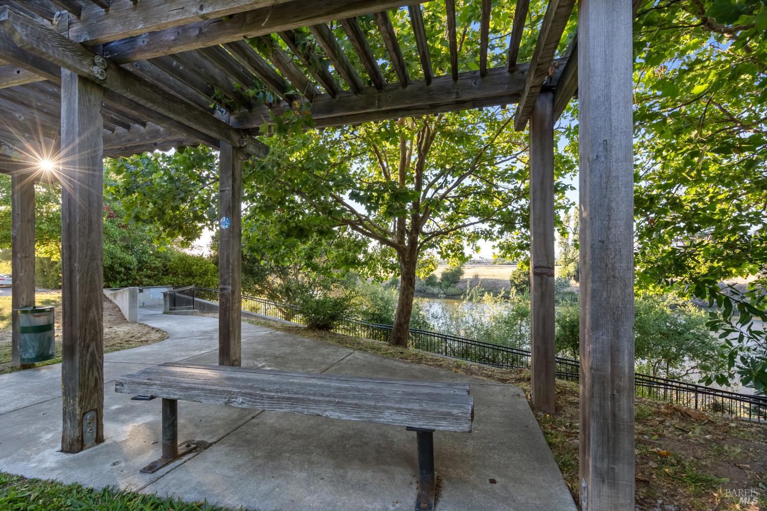 1073 Warren Drive