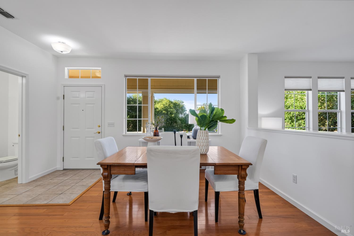 1073 Warren Drive
