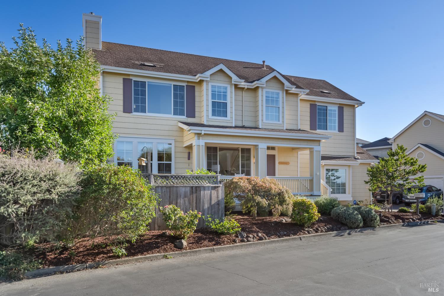 1073 Warren Drive