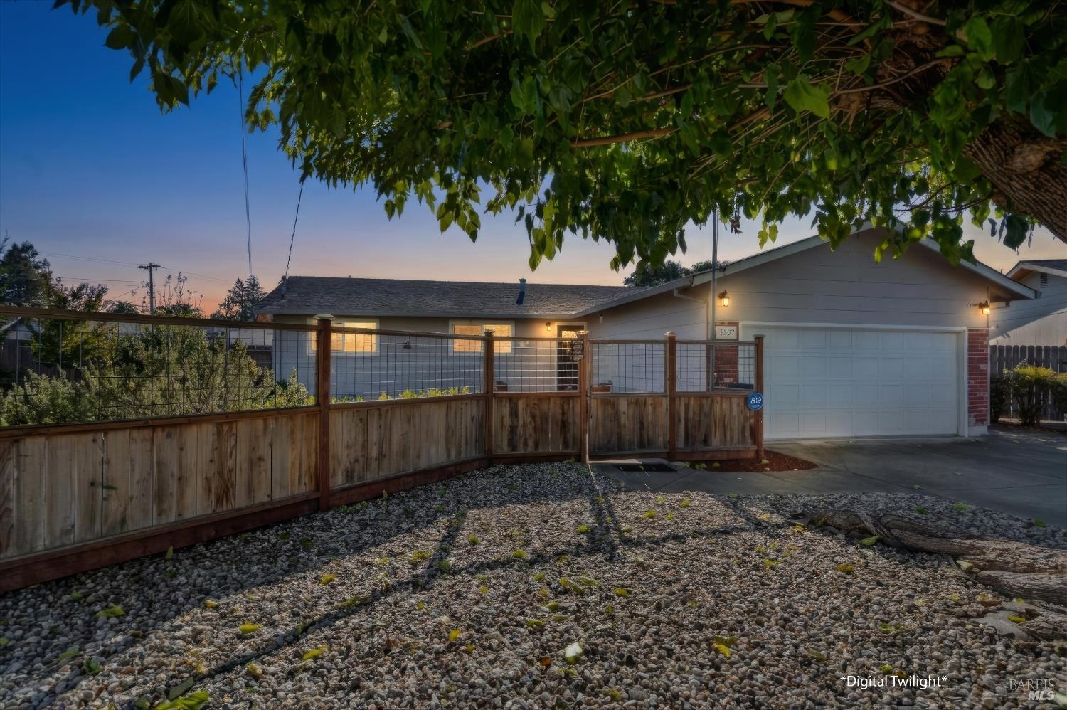 7387 Barbi Lane