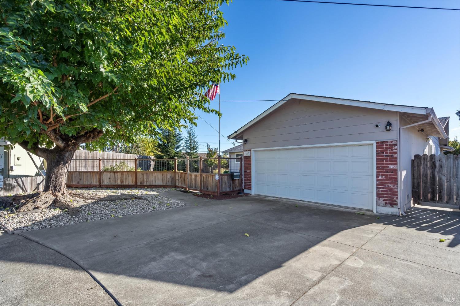 7387 Barbi Lane