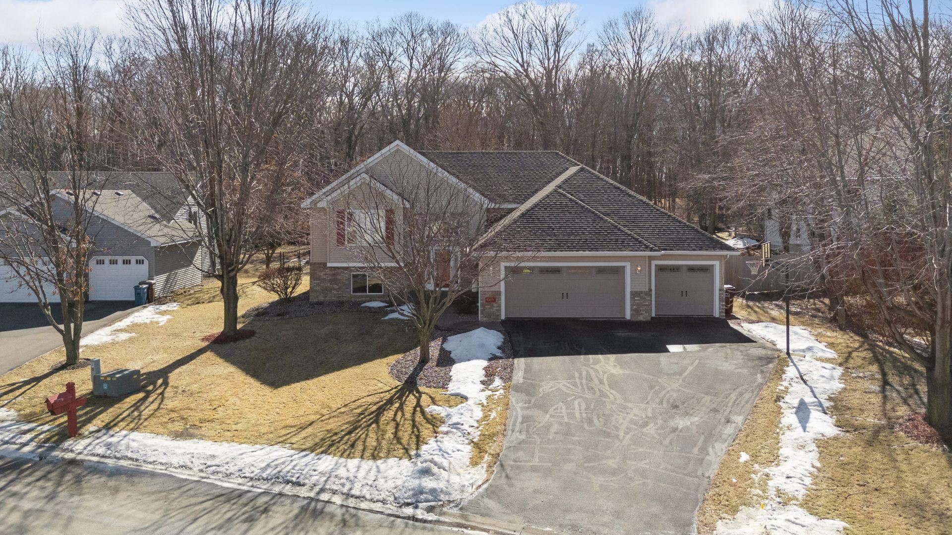 1319 Woods Creek Drive