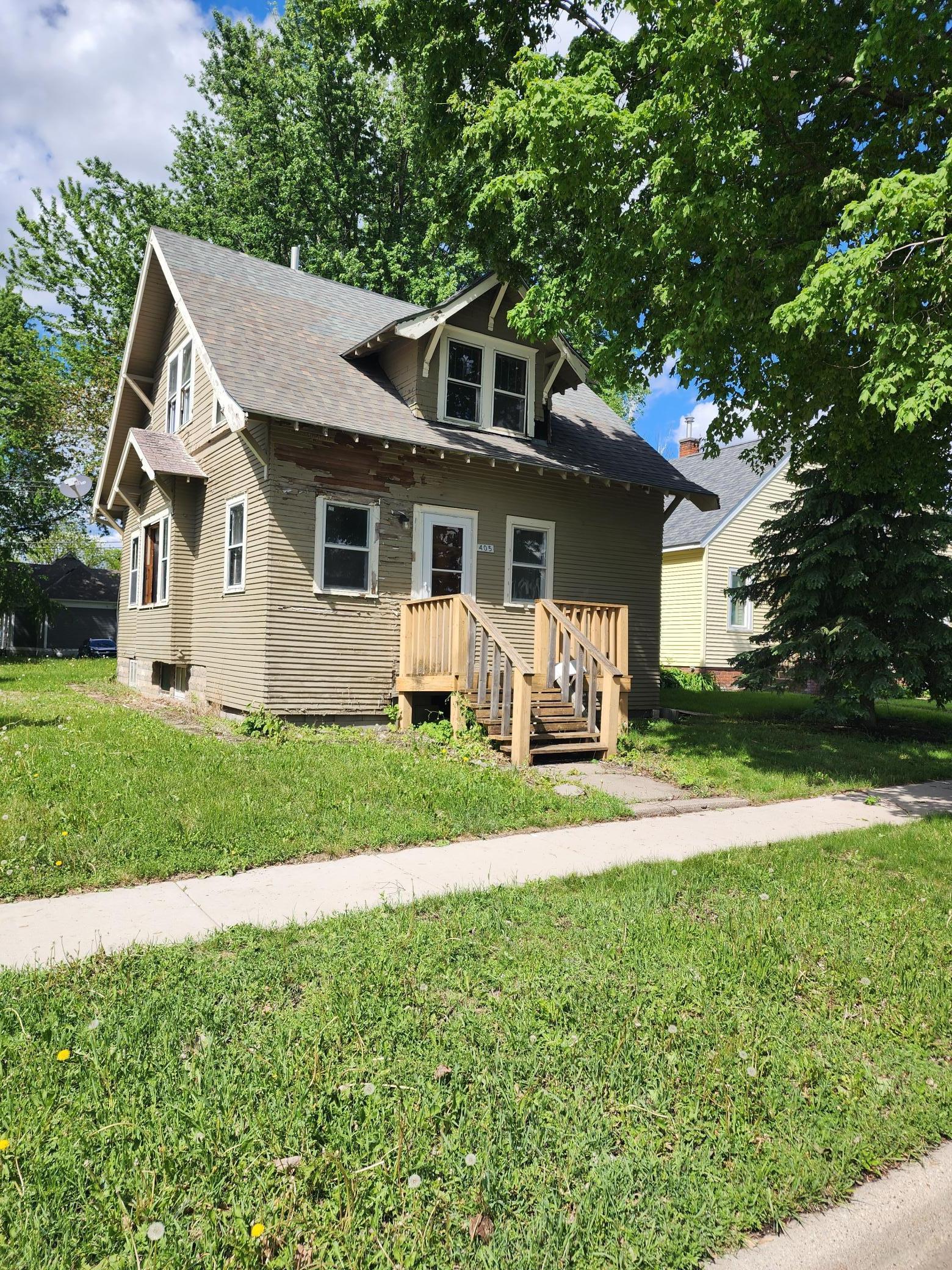 405 W Baker Street