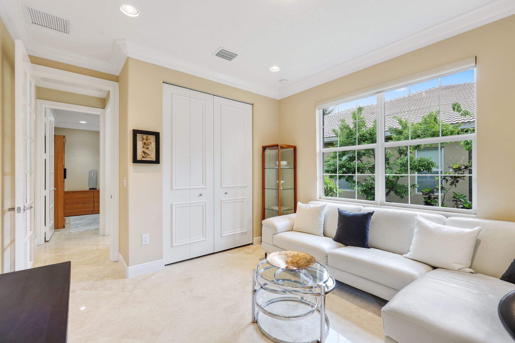 11879 Fox Hill Circle