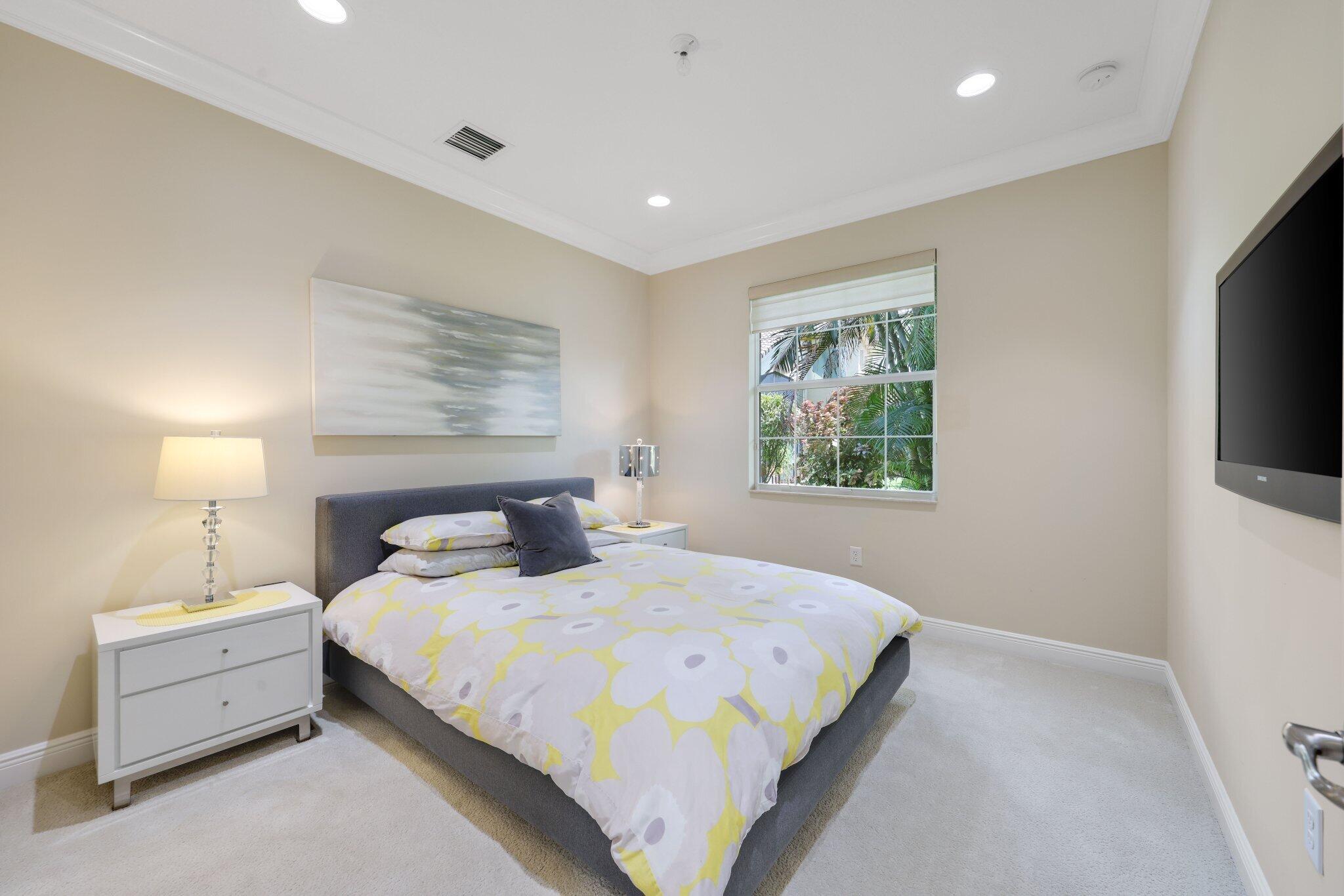 11879 Fox Hill Circle