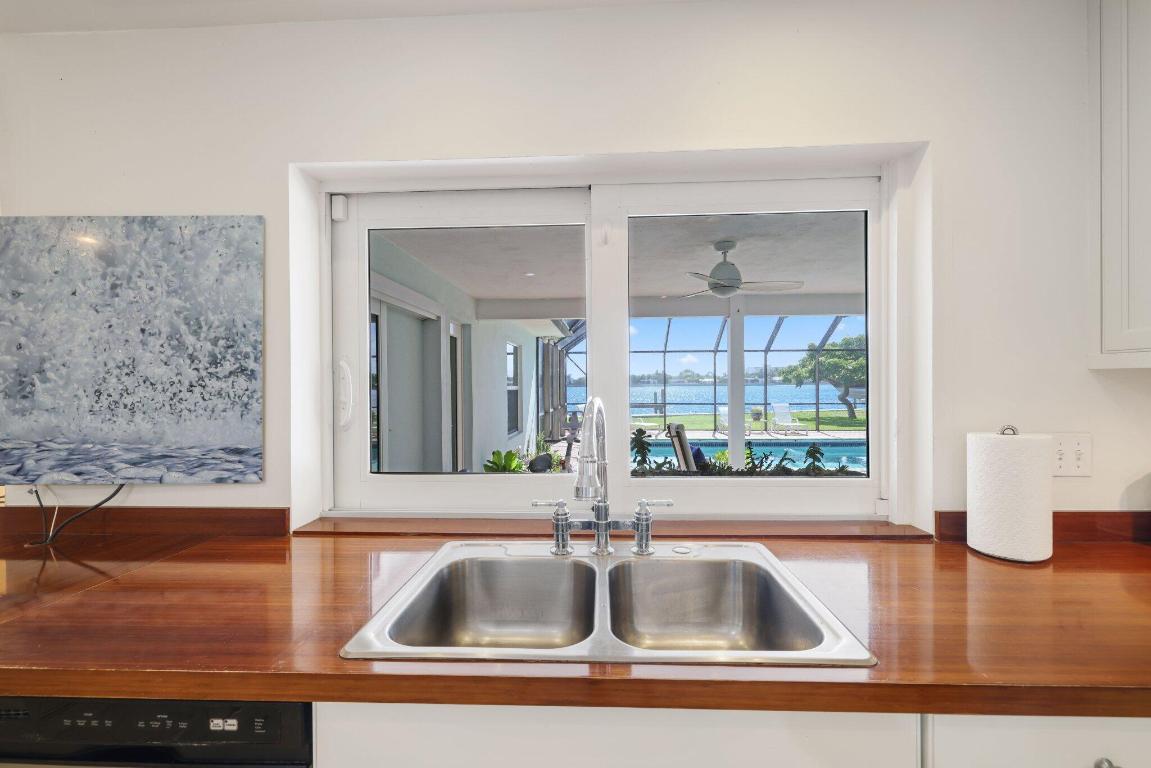 2002 Notre Dame Drive