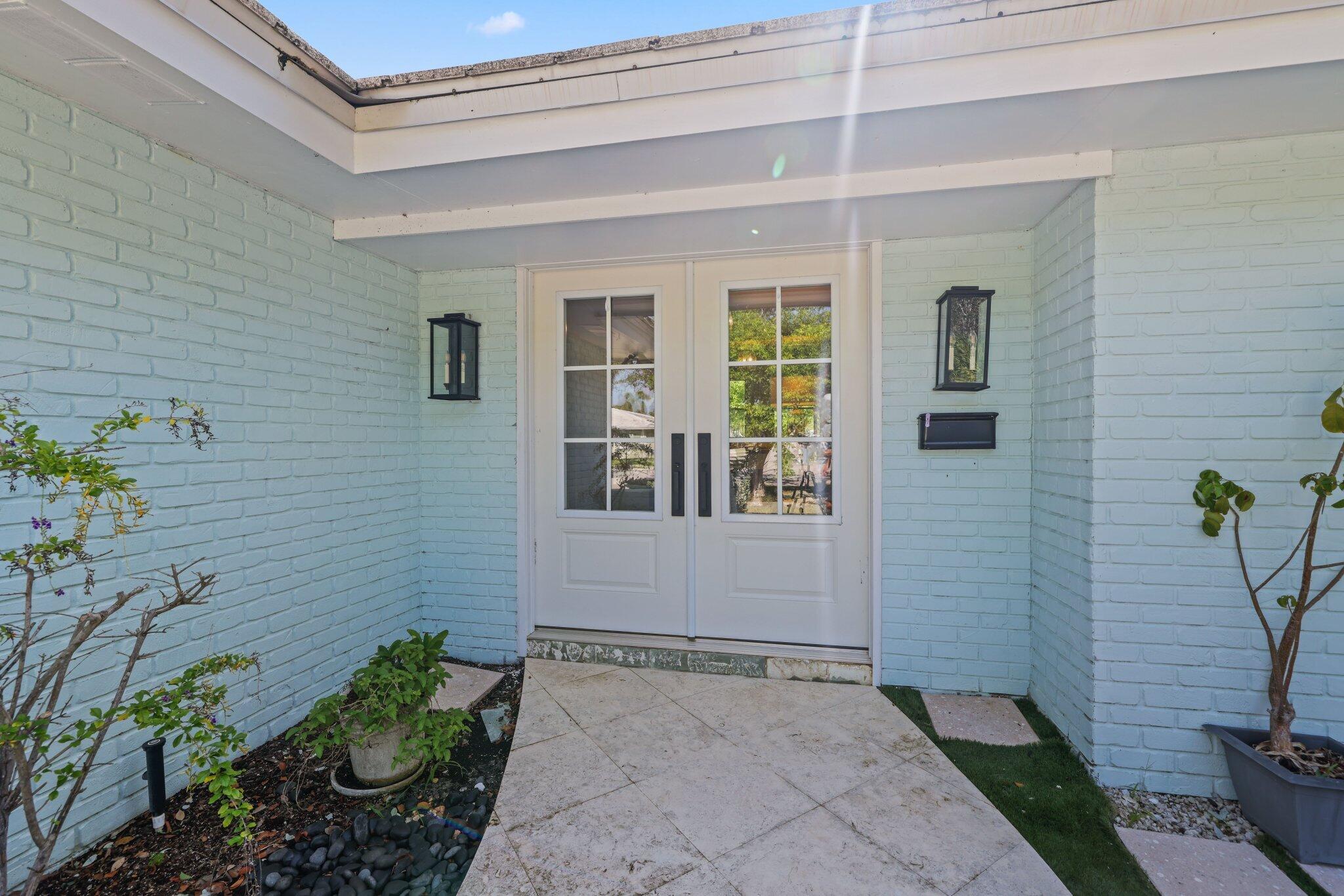 2002 Notre Dame Drive