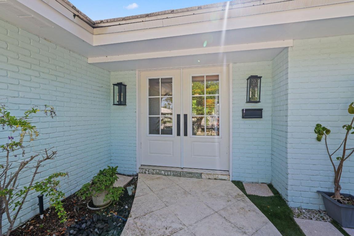 2002 Notre Dame Drive