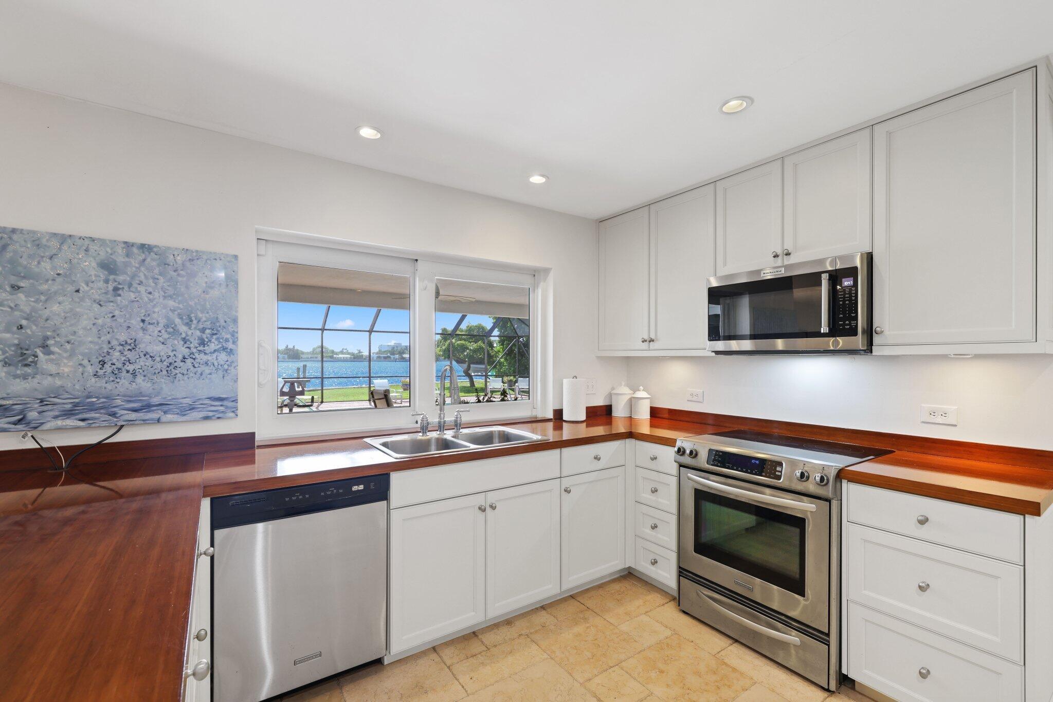 2002 Notre Dame Drive