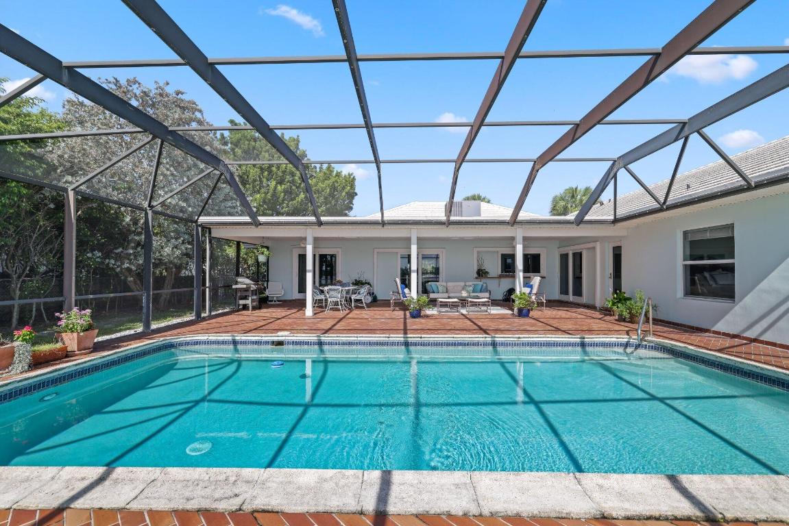 2002 Notre Dame Drive