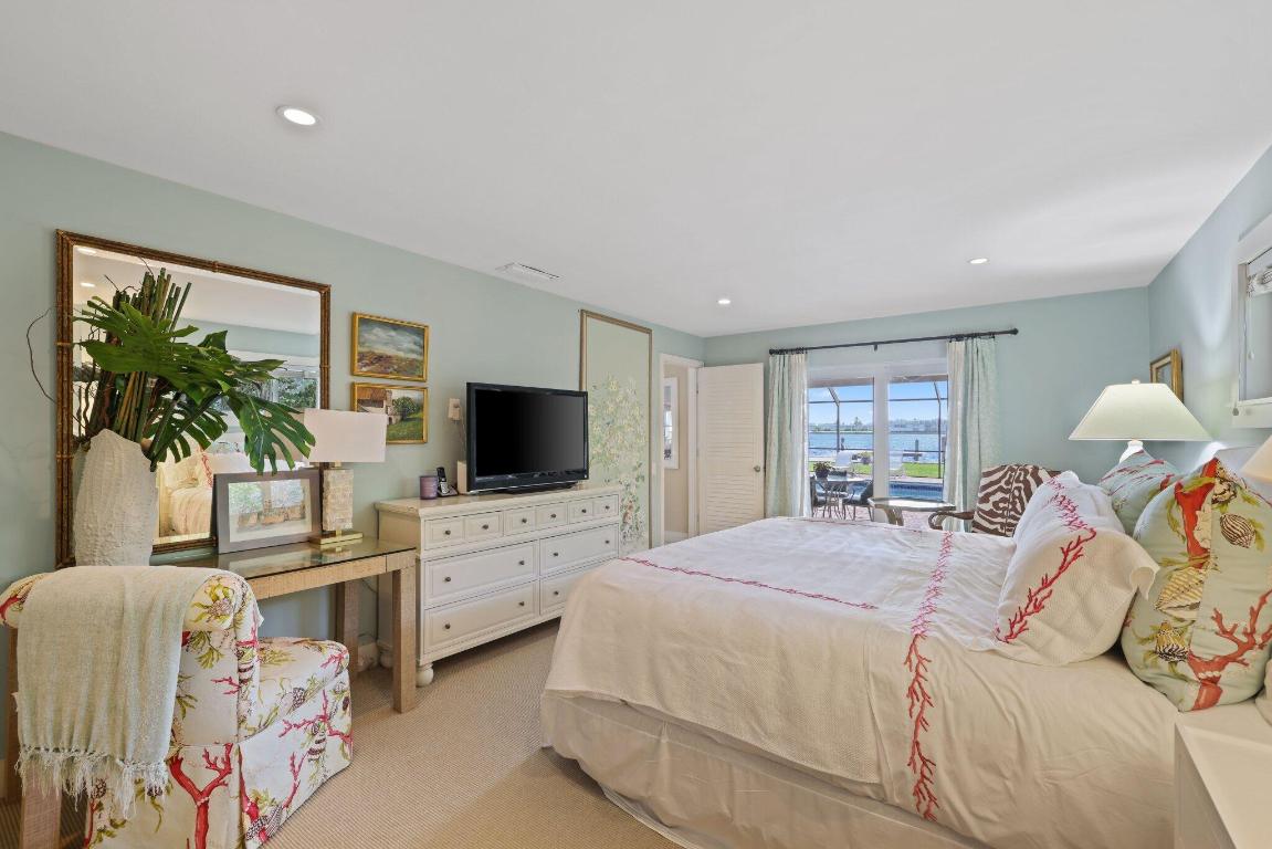 2002 Notre Dame Drive