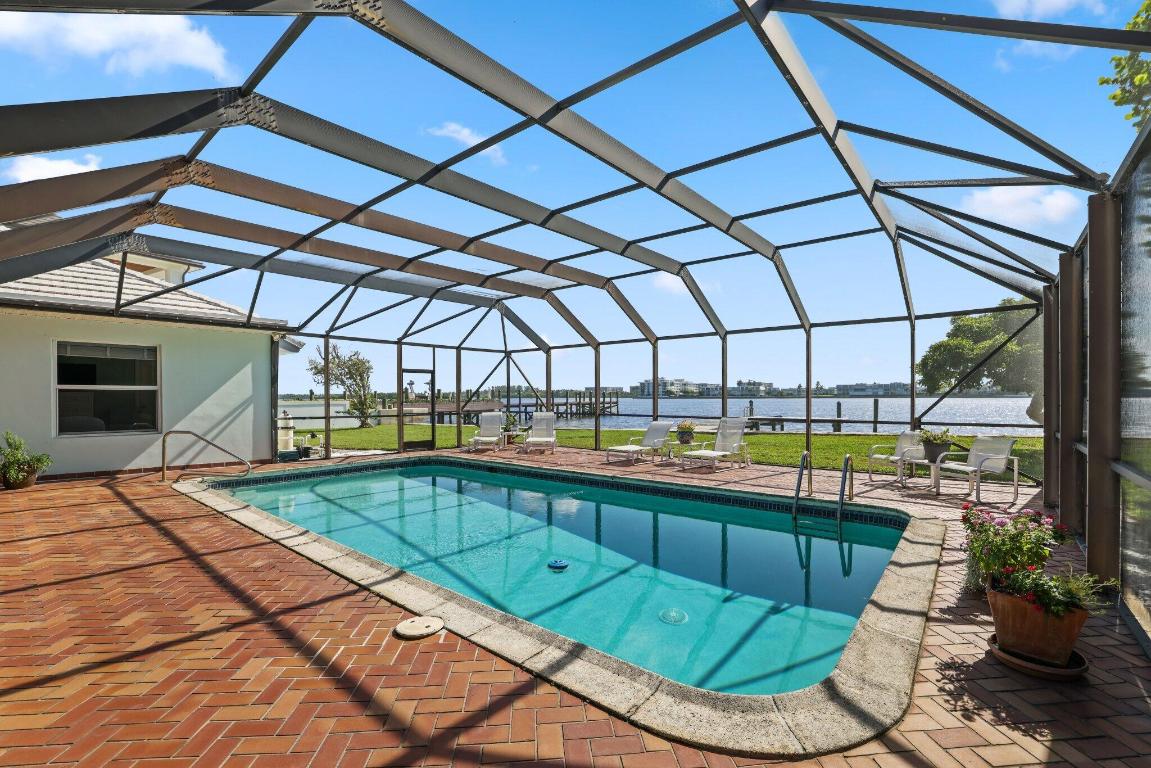 2002 Notre Dame Drive