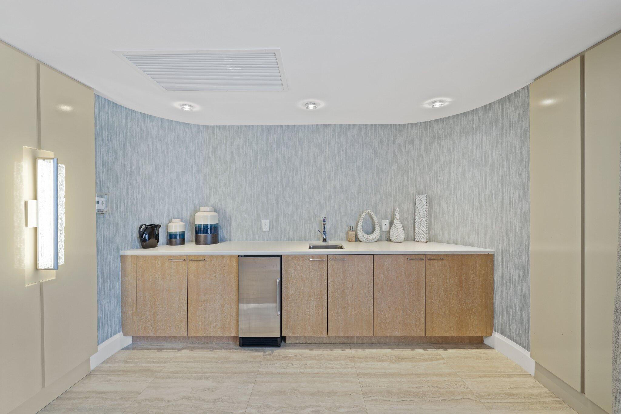 250 S Ocean Boulevard 9a