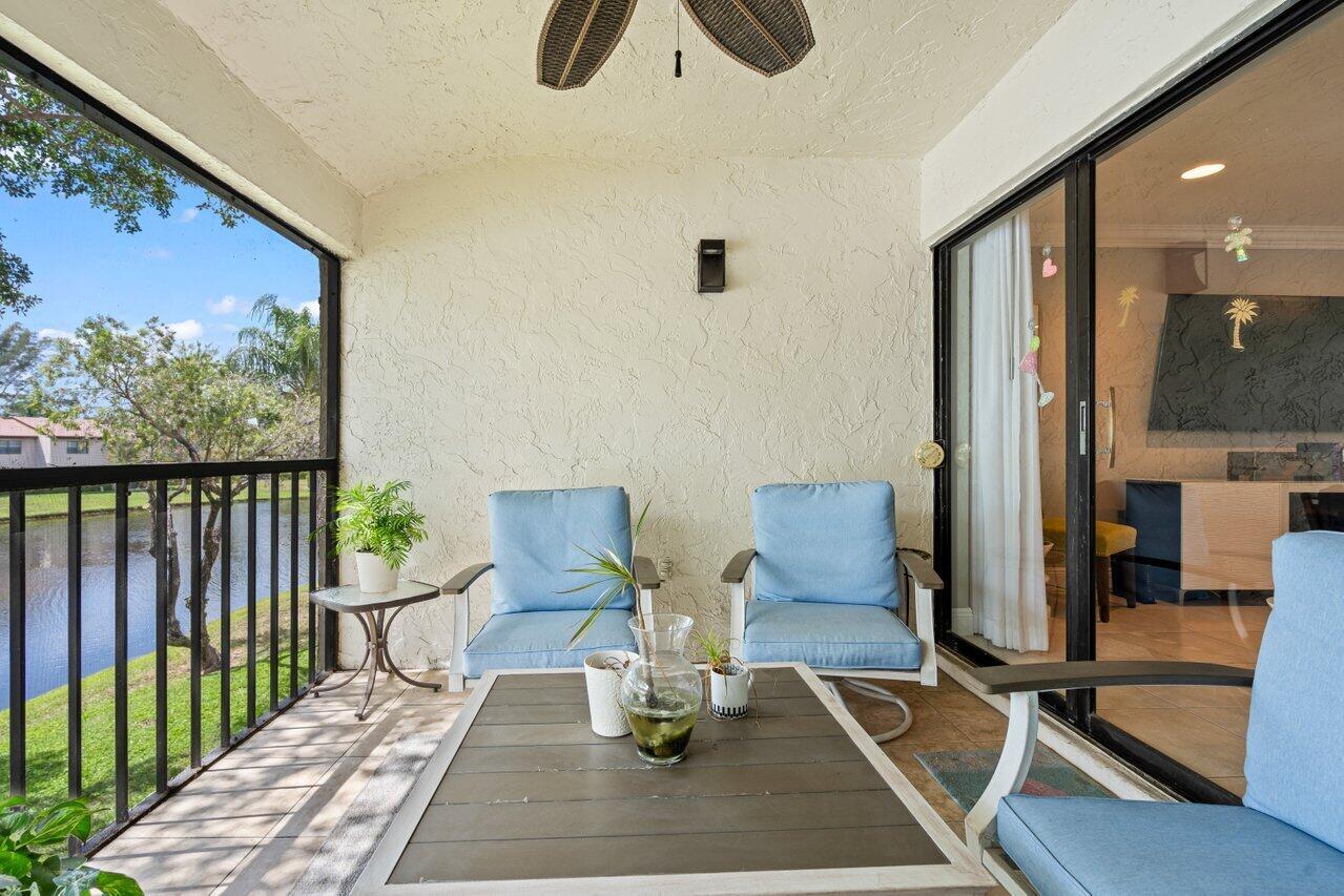 9261 Vista Del Lago H