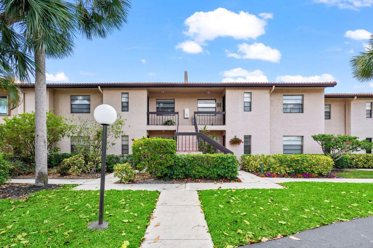 9261 Vista Del Lago H