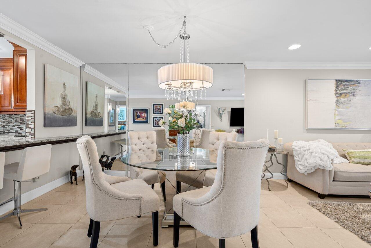 9261 Vista Del Lago H