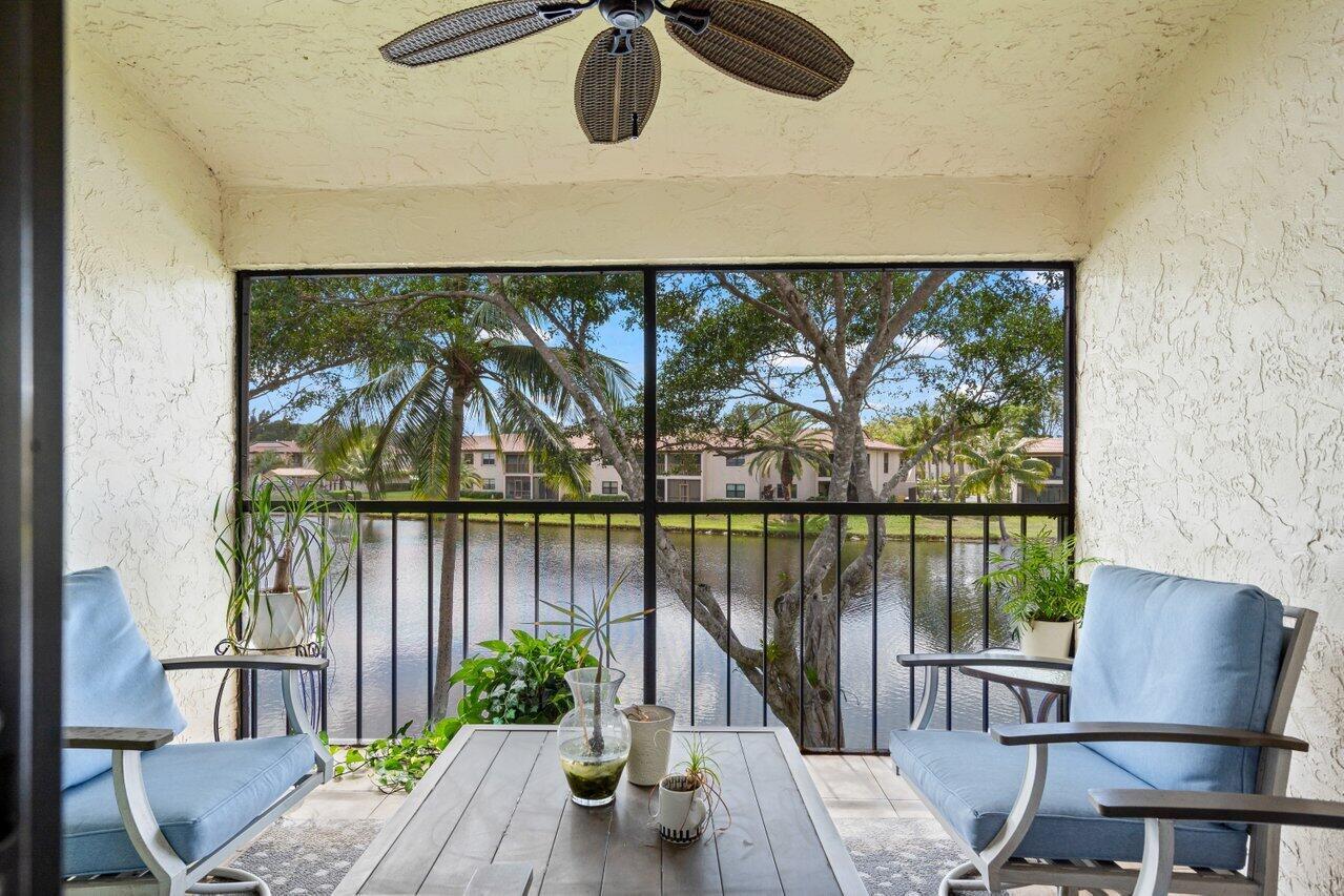 9261 Vista Del Lago H