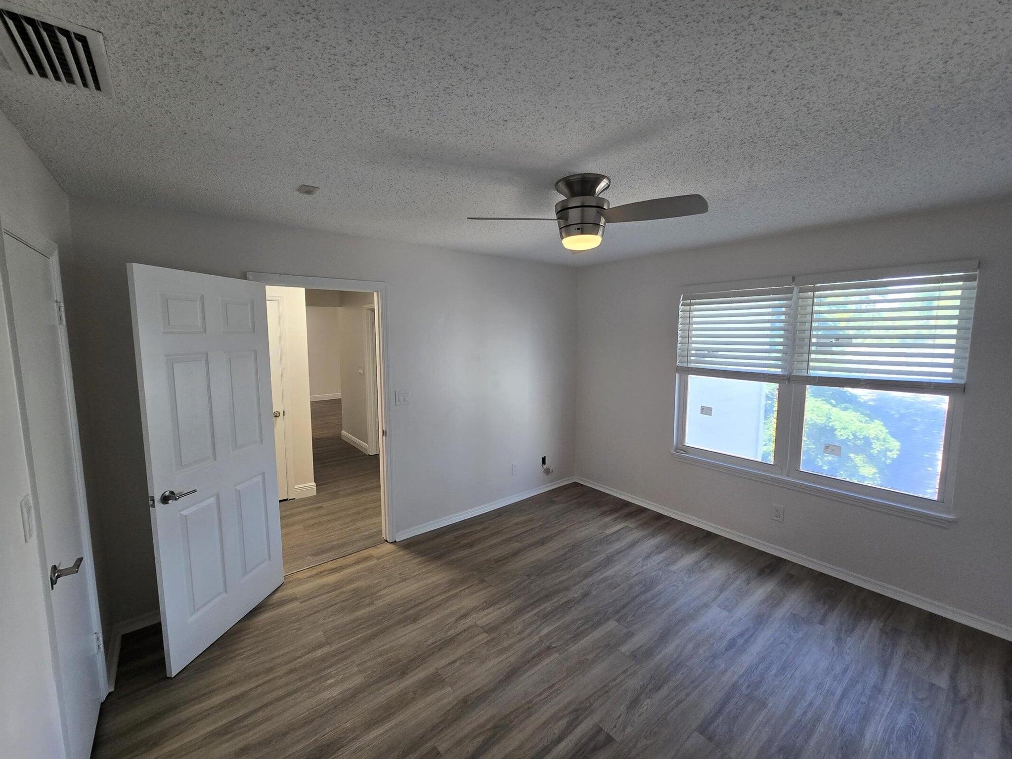 2307 N Congress 32 Avenue 32
