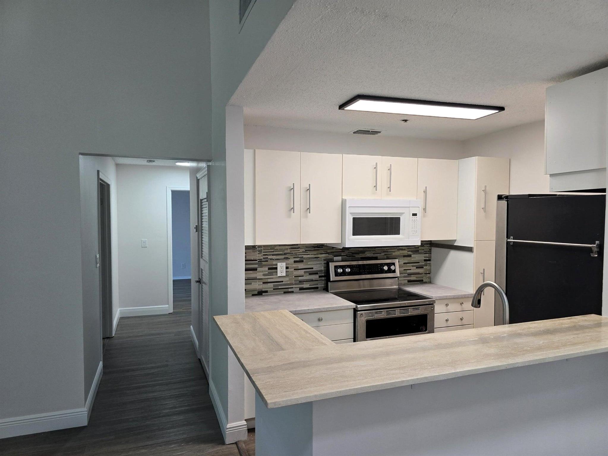 2307 N Congress 32 Avenue 32