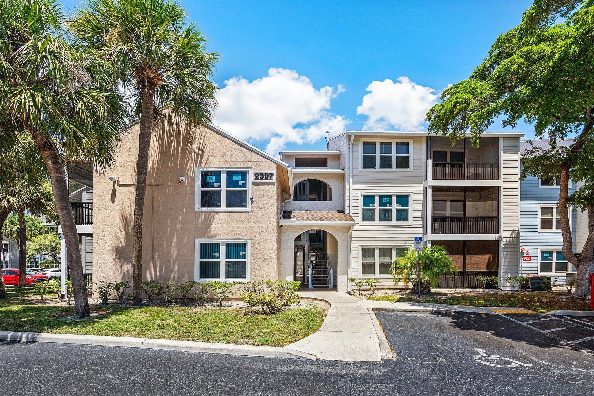 2307 N Congress 32 Avenue 32
