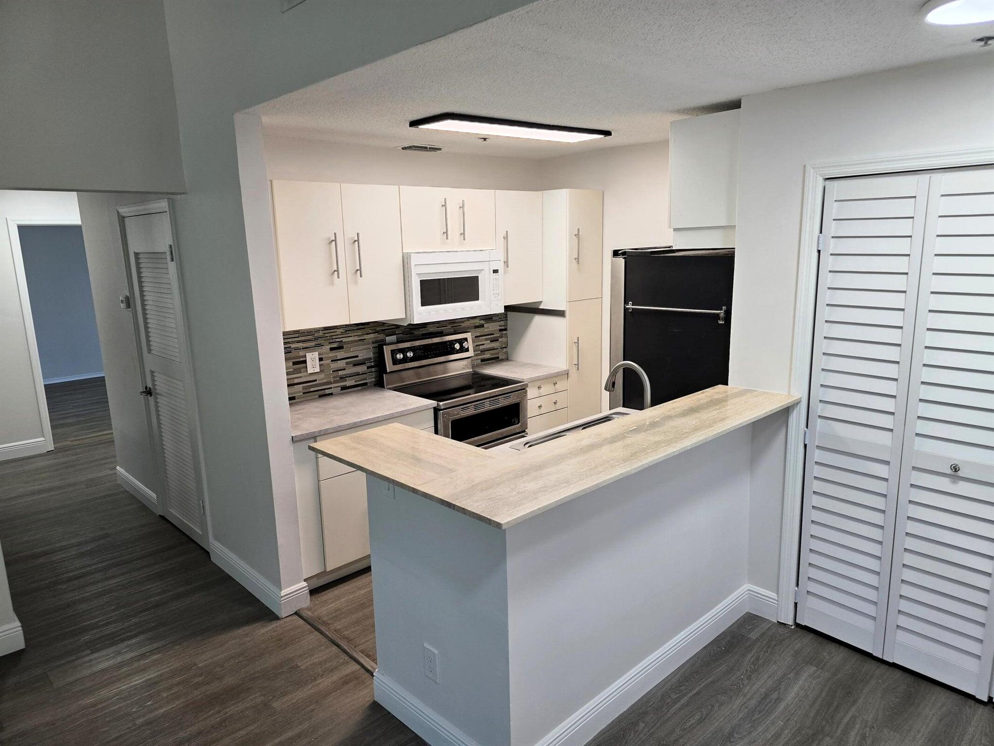 2307 N Congress 32 Avenue 32