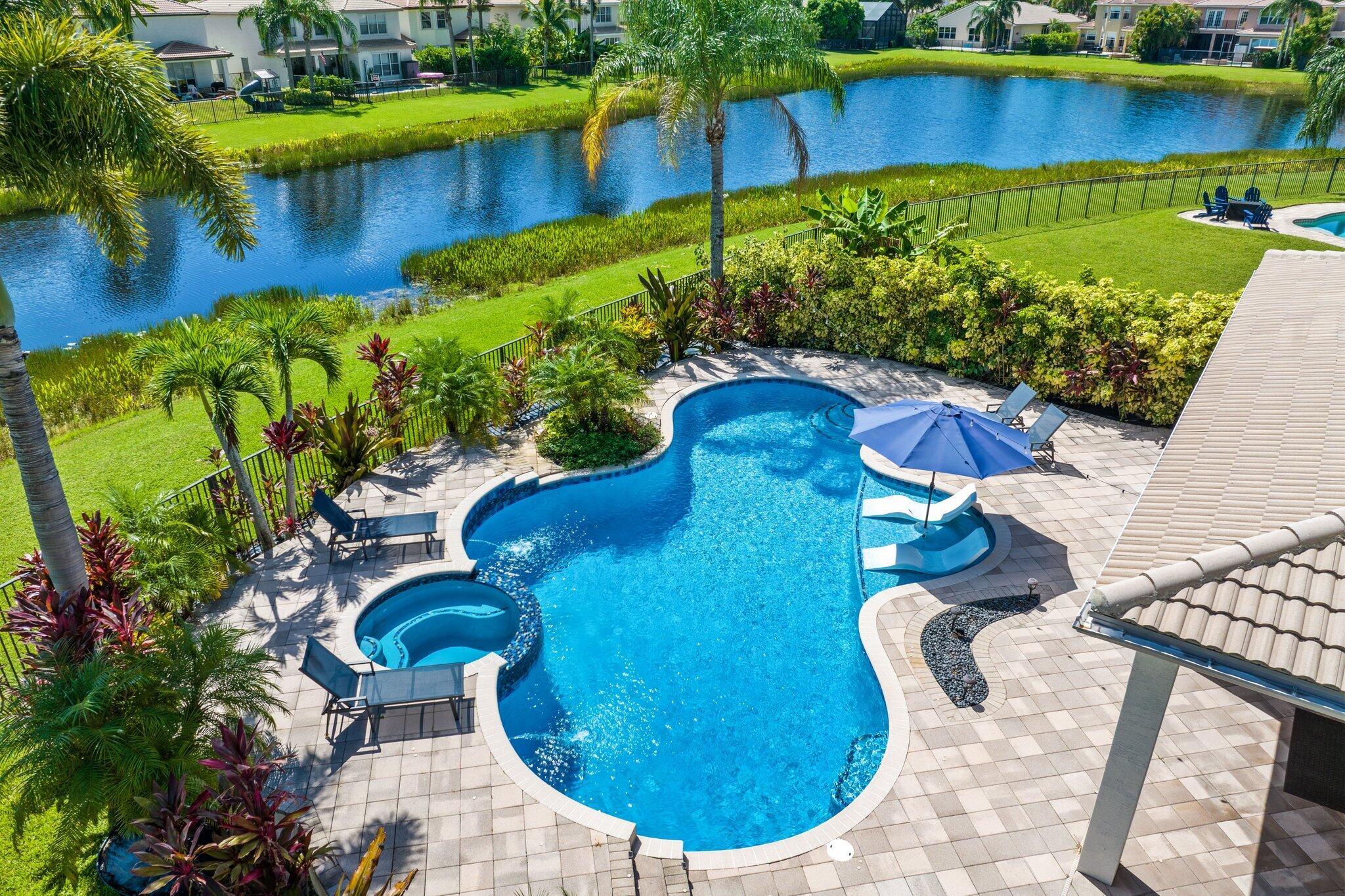8537 Shallowbrook Cove