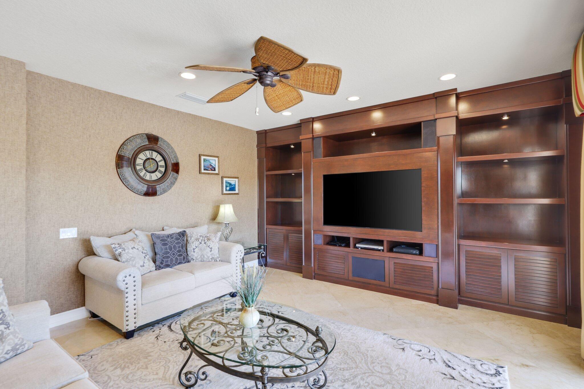 8537 Shallowbrook Cove