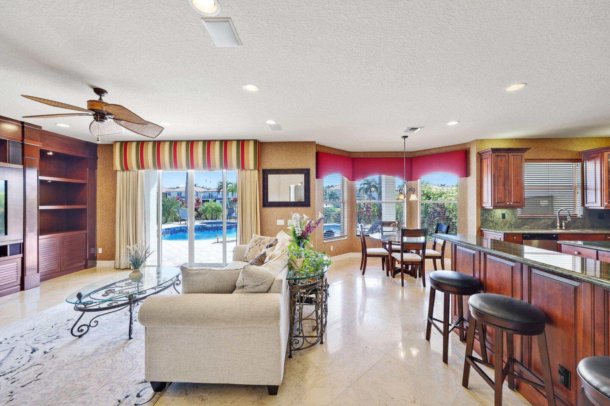 8537 Shallowbrook Cove
