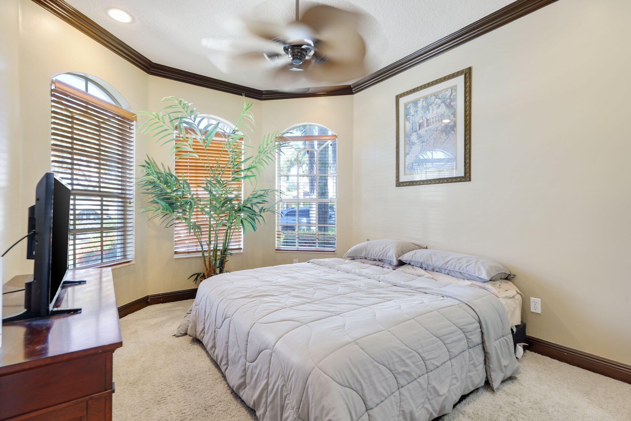 8537 Shallowbrook Cove
