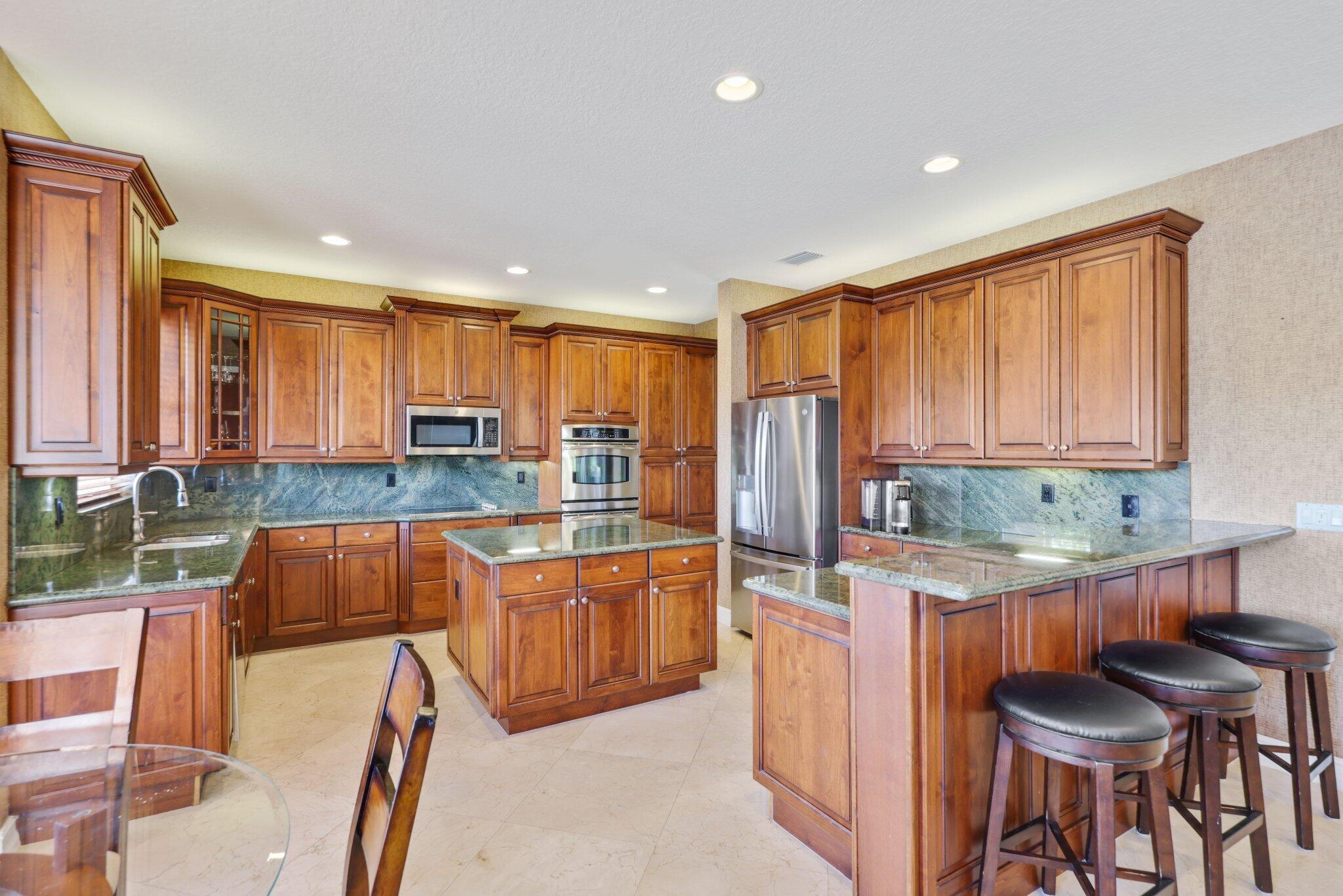 8537 Shallowbrook Cove