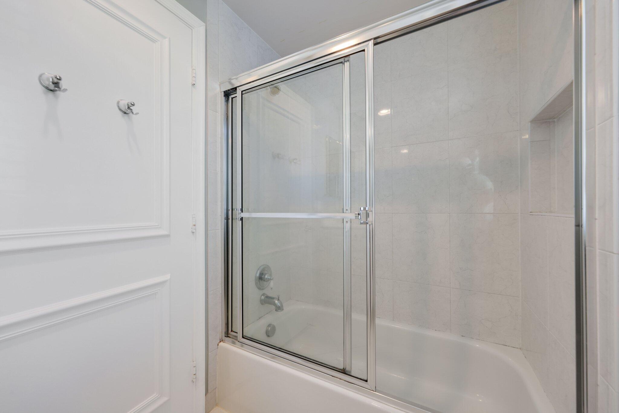 8537 Shallowbrook Cove