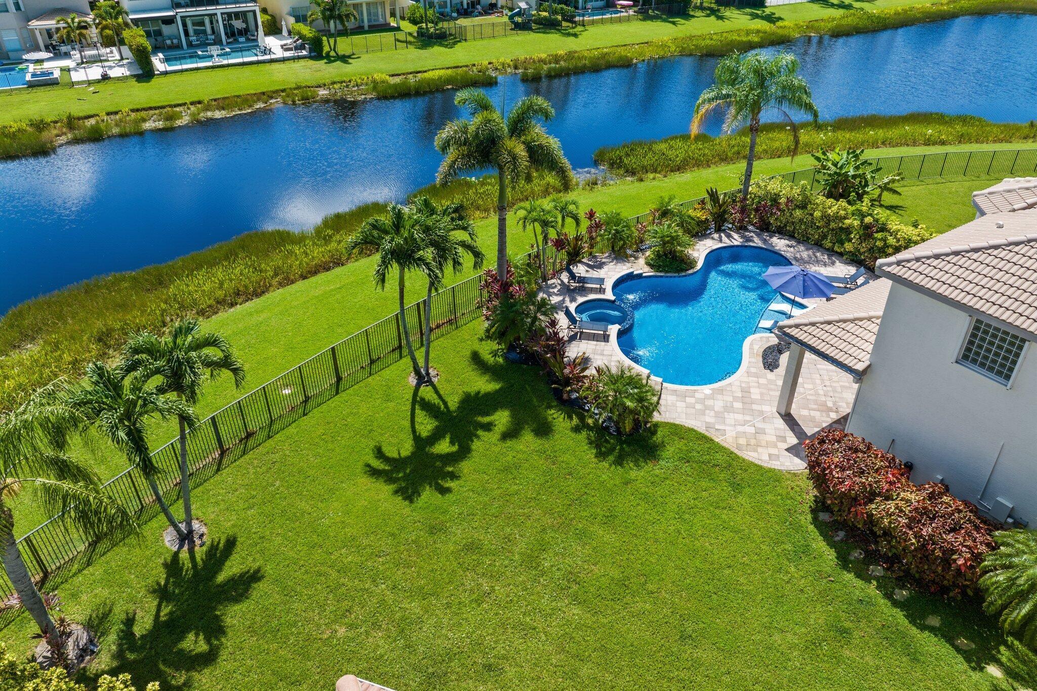 8537 Shallowbrook Cove